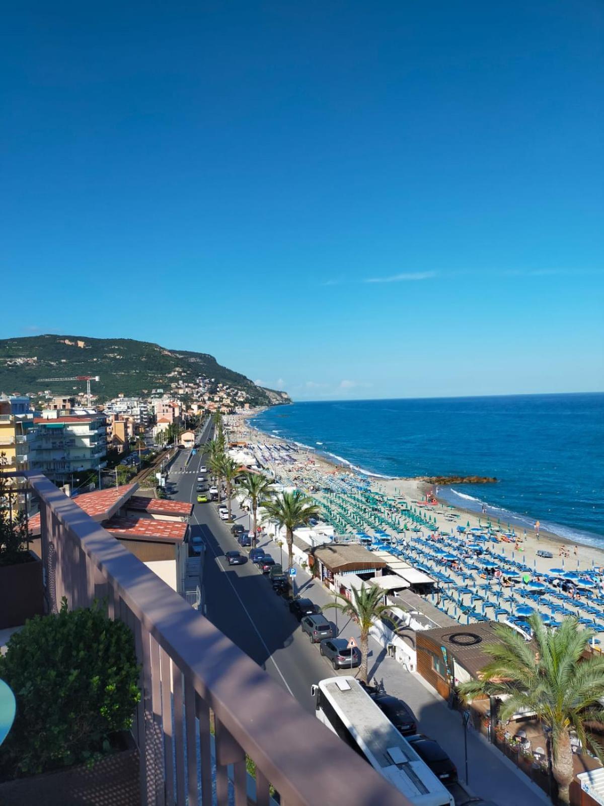 Ca Degli Ulivi Hotel Finale Ligure Exterior photo